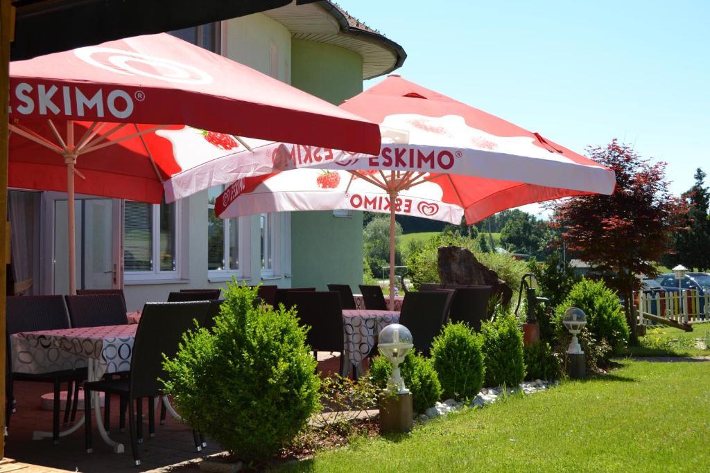 Pension Karawankenblick Moosburg Buitenkant foto